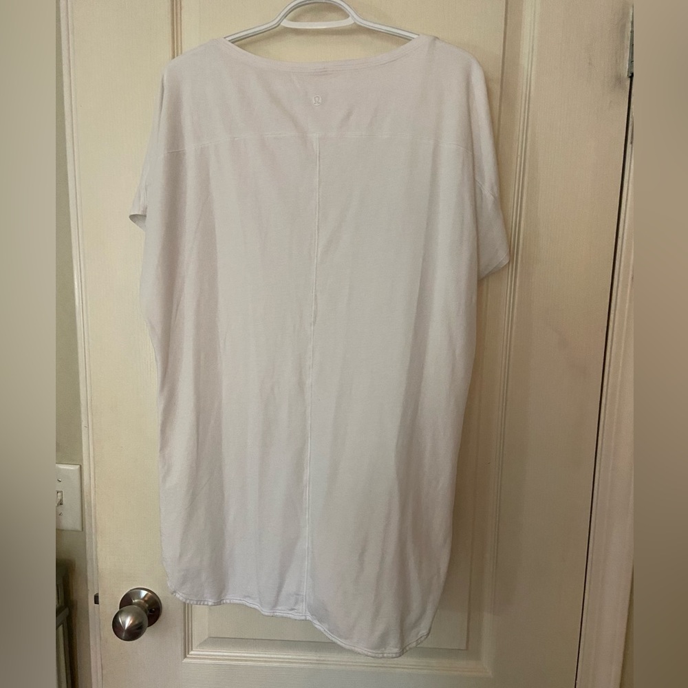 Lululemon High Low Tee - Picture 5 of 7